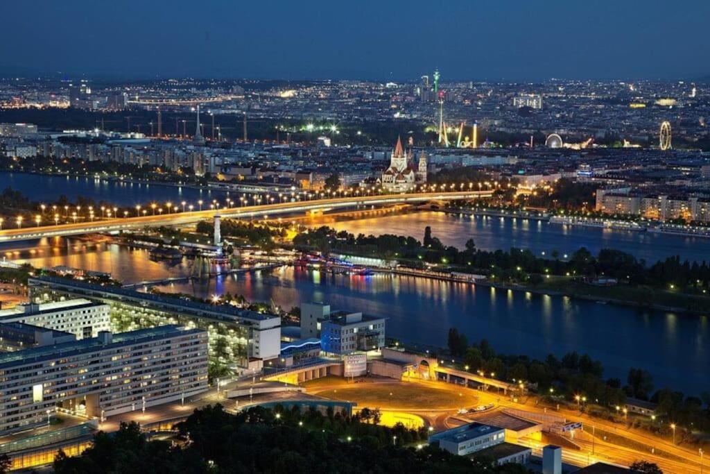 Schoenes Living Am Donauufer Viena Exterior foto